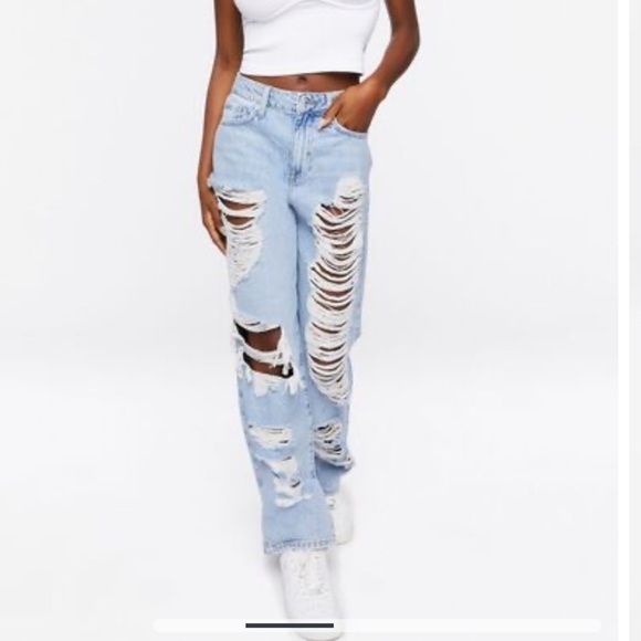 NWT Destroyed 90s-Fit Straight Jeans light wash distressed denim Forever 21 RARE - Picture 2 of 13